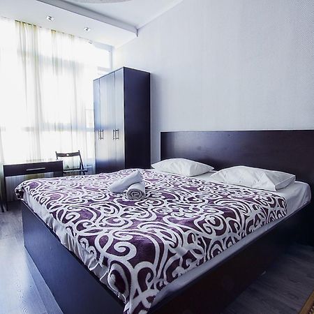 Mini Hotel Bereket Dip Astana Exterior foto