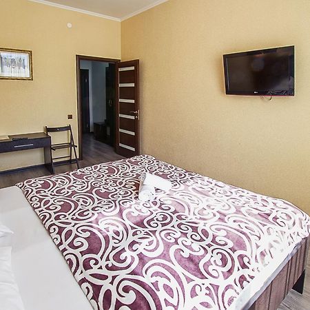 Mini Hotel Bereket Dip Astana Exterior foto