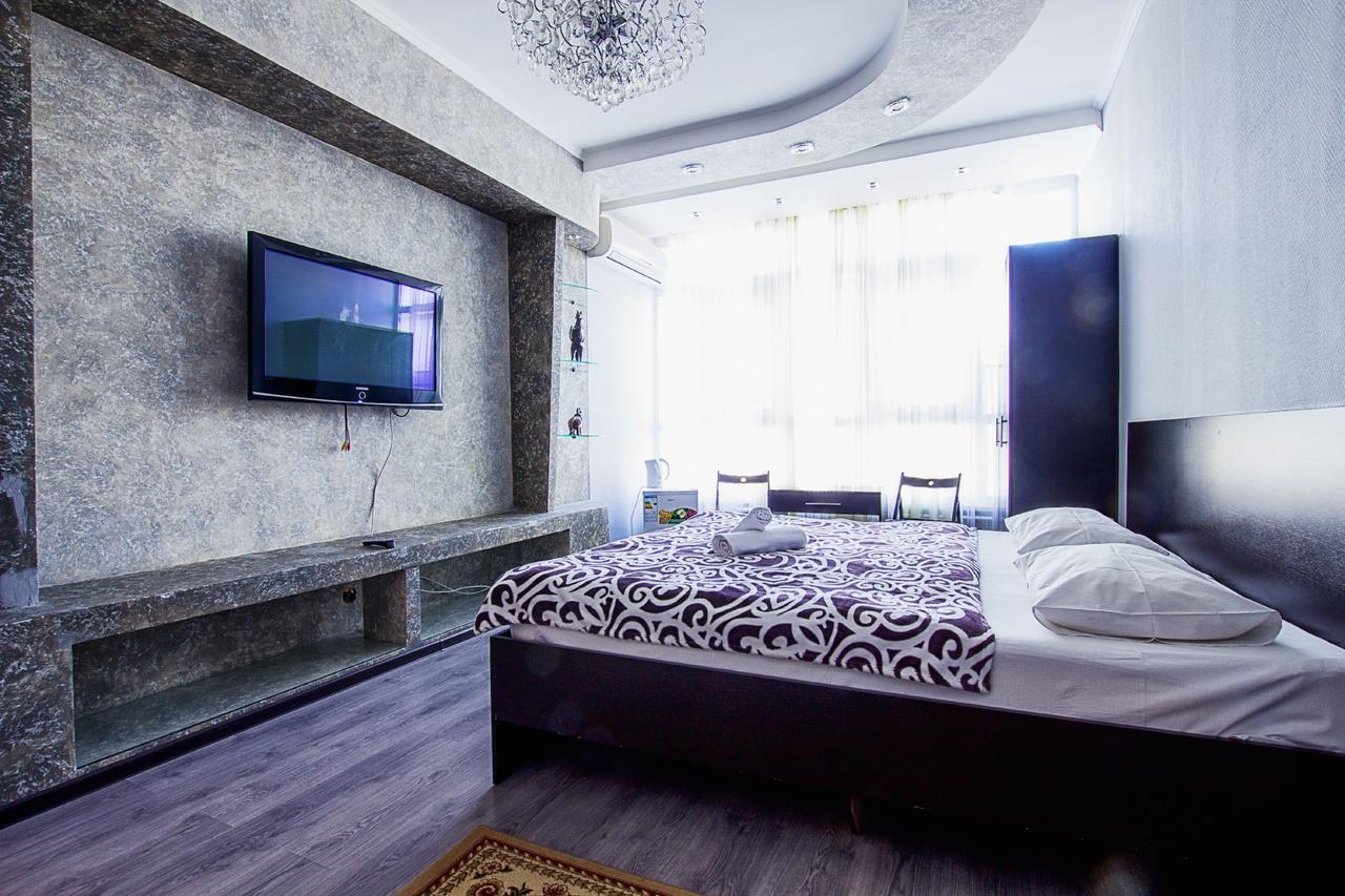 Mini Hotel Bereket Dip Astana Exterior foto