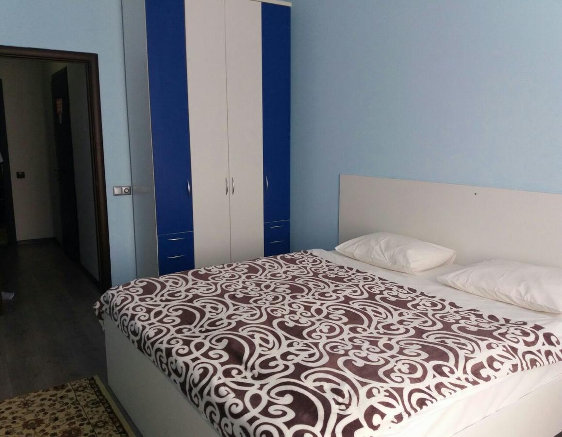 Mini Hotel Bereket Dip Astana Exterior foto